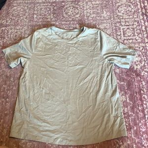 Lululemon relaxed cotton tee never worn size 6